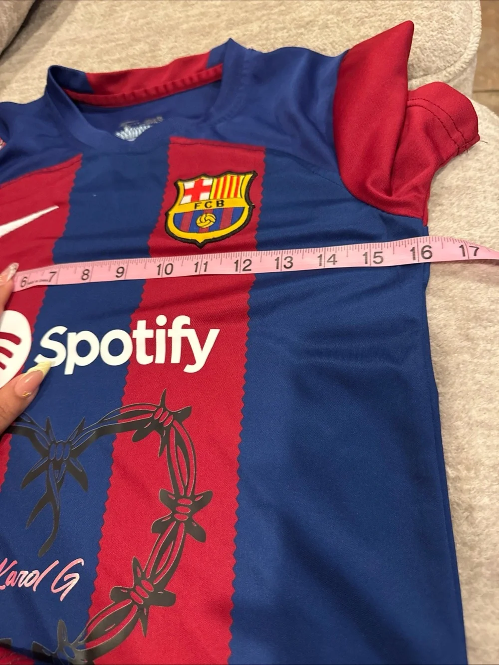 Nike Youth FC Barcelona Karol G Home Jersey size 26 (xs-s adult)